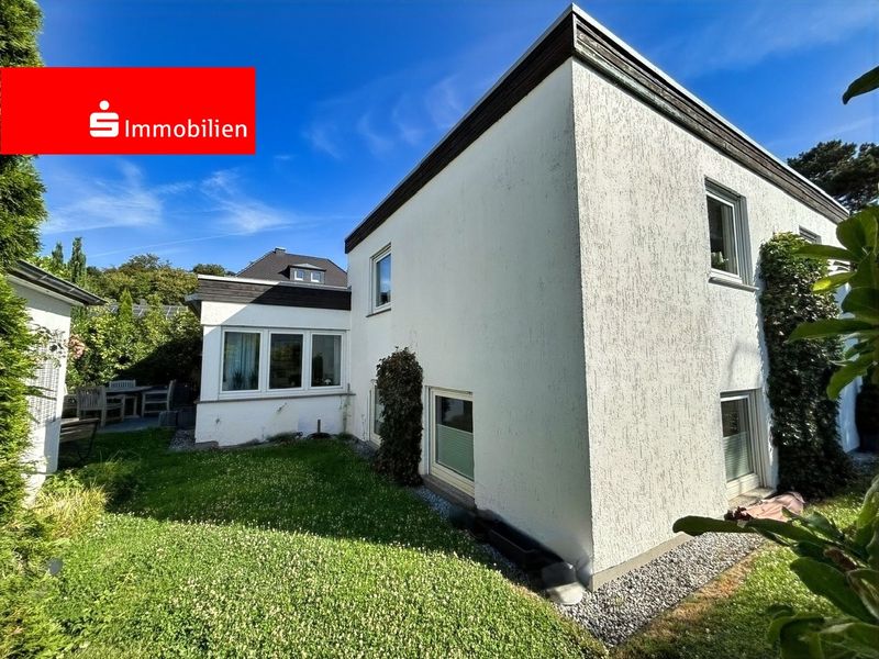 Modernisiertes Einfamilienhaus im Split-Level-Stil in begehrter Lage